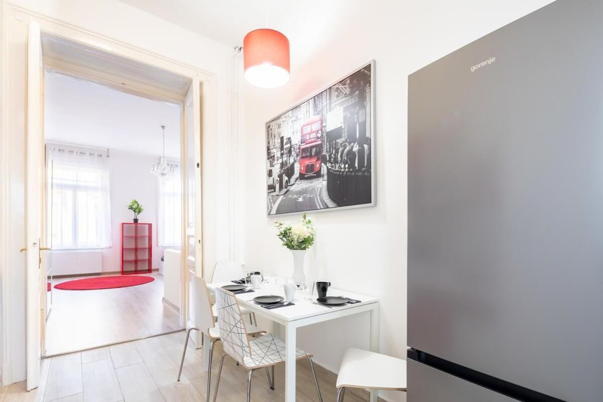 Super Central Convenient Apartment Budapest Luaran gambar