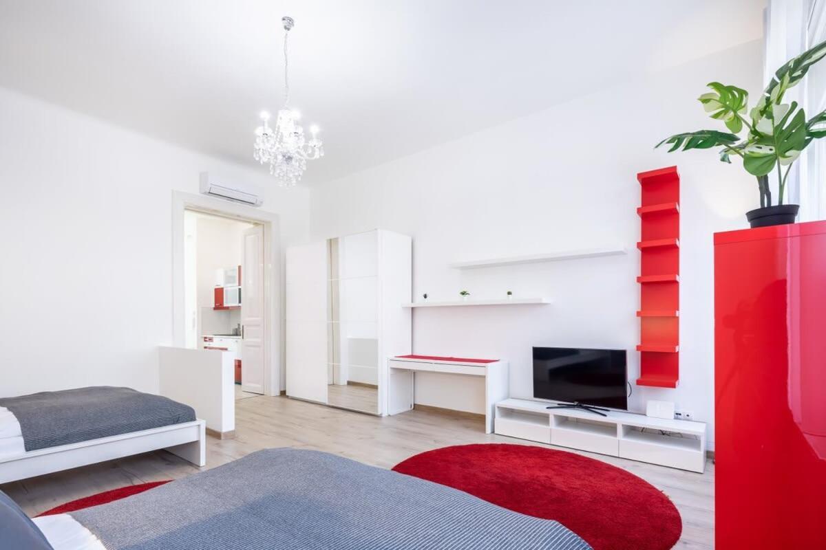 Super Central Convenient Apartment Budapest Luaran gambar