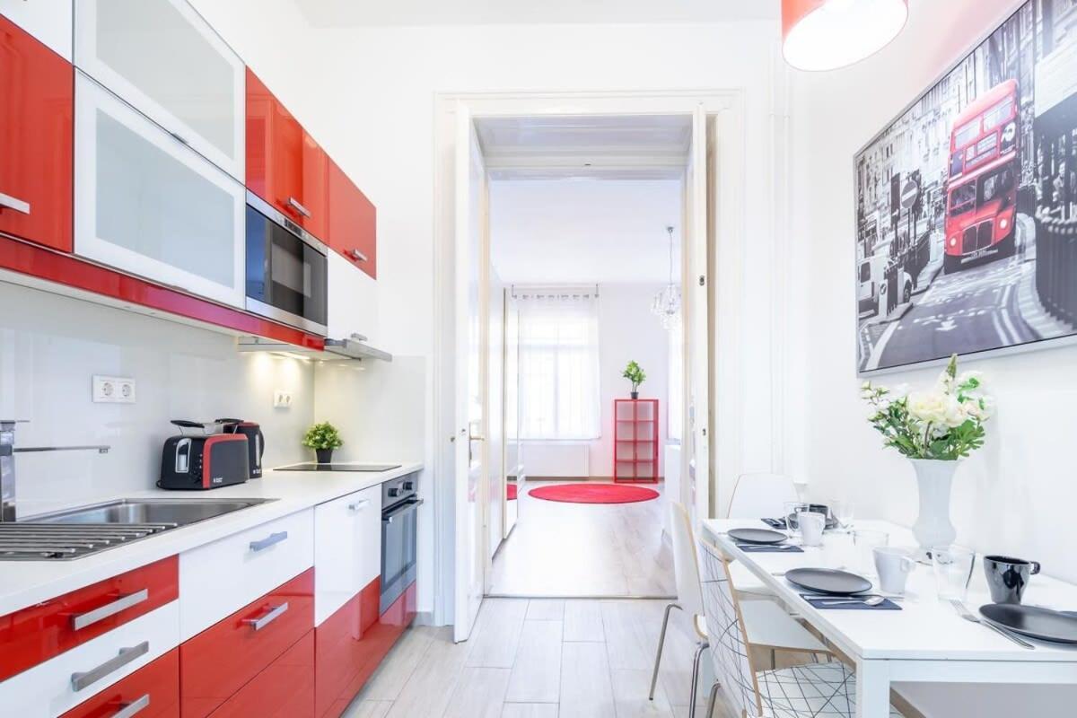 Super Central Convenient Apartment Budapest Luaran gambar
