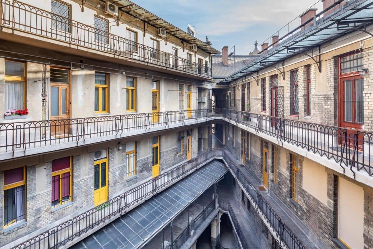 Super Central Convenient Apartment Budapest Luaran gambar